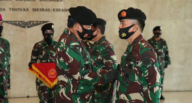 Panglima TNI Hadi Tjahjanto Pimpin Penyerahan Jabatan Kabais TNI dan Sertijab Kapusku TNI