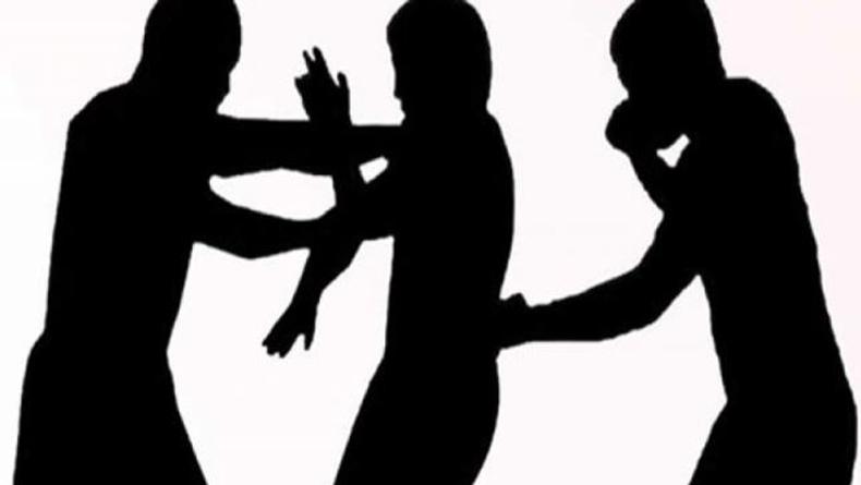 Asyik Nongkrong, Remaja di Bekasi Tiba-Tiba Diserang Sekelompok Orang Gunakan Celurit