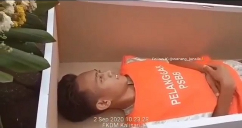 Viral Warga Dimasukkan ke Peti Mati dan Diceramahi, Ternyata Tak Pakai Masker