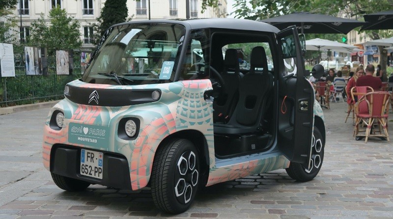 Harga Rp100 Jutaan, Kendarai Mobil Listrik Ini Tak Perlu Punya SIM dan Bisa Disewa