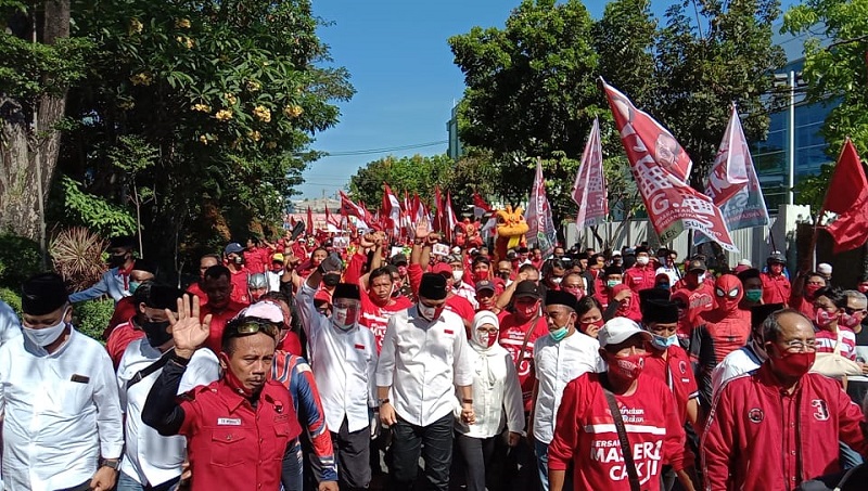 Daftar Pertama ke KPU, Eri-Armuji Diklaim PDIP Paling Siap Pimpin Surabaya