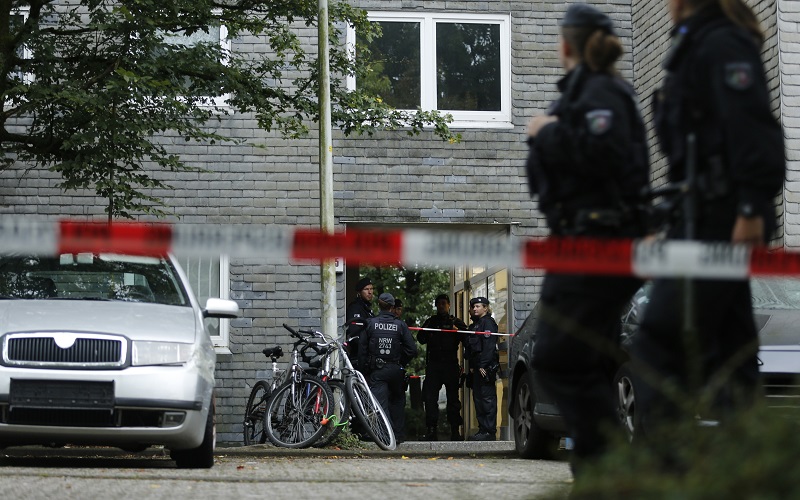 Seorang Ibu Bunuh 5 Anaknya Lalu Coba Bunuh Diri Lompat ke Depan Kereta