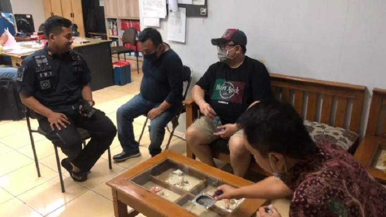 Kejagung Tangkap Buronan Mantan Direktur Transjakarta Donny Andy di Jakarta Utara