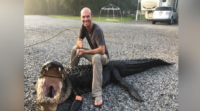 Pemburu Satwa Liar Tangkap Monster Rawa Bermata Satu, Beratnya Lebih dari 200 Kilogram