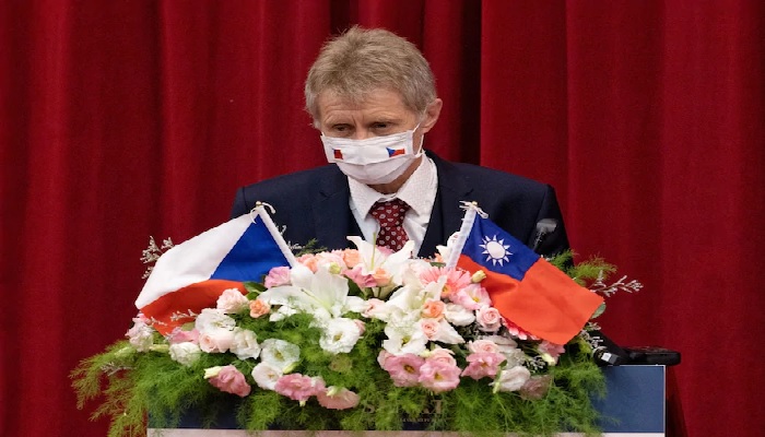 China Ultimatum Ceko setelah Tokoh Oposisi Kunjungi Taiwan