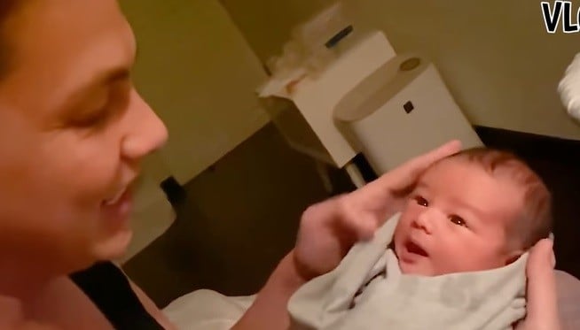 Baby Saka Bangun Berkali-kali di Tengah Malam, Andhika Pratama: Untung Papa Libur