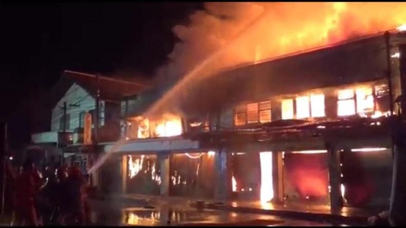 8 Ruko di Bandung Terbakar, Api Diduga Berasal dari Ledakan Tabung Gas