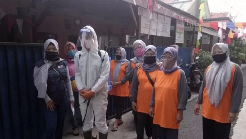Patut Dicontoh, Warga Bukit Duri Kompak Bantu Logistik Tetangga yang Positif Covid-19