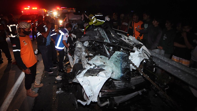 Ngeri, Penampakan Mobil Ringsek dan Terbakar dalam Kecelakaan di Tol Kartasura-Salatiga