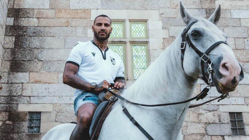 Keren! Ricardo Quaresma Diperkenalkan Klub Baru Sambil Naik Kuda
