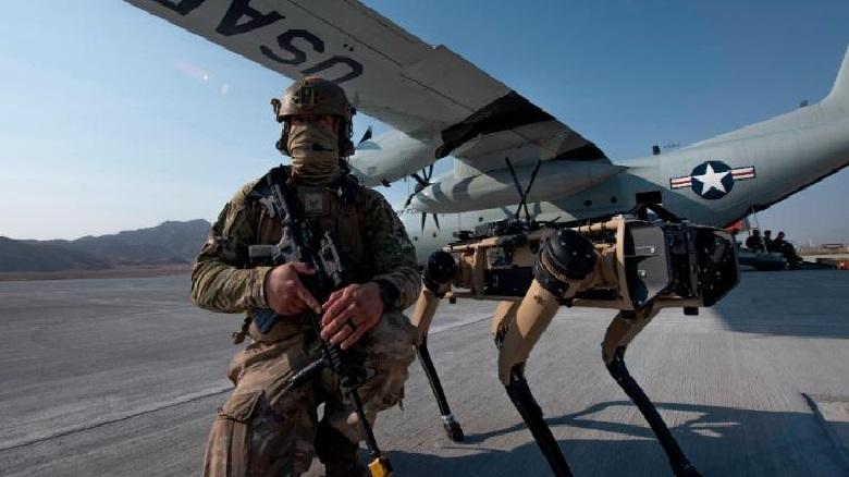 Militer AS Telah Uji Coba Robot Anjing sebagai Senjata Perang Generasi Terbaru