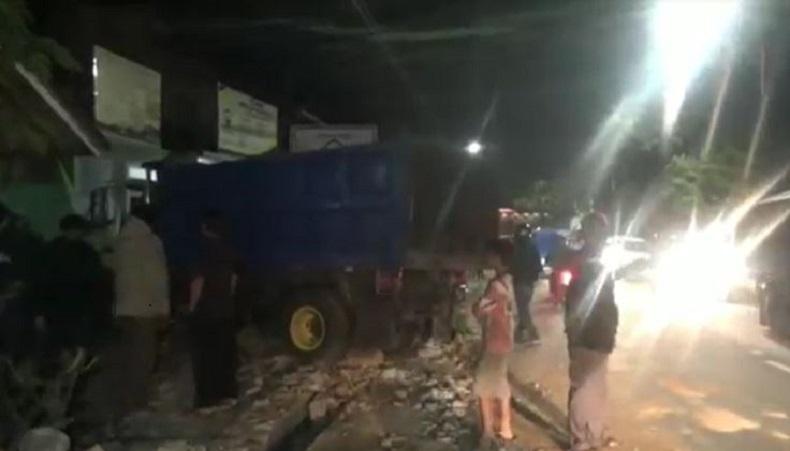 Truk Seruduk Rumah di Sumedang, Diduga Sopir Mengantuk