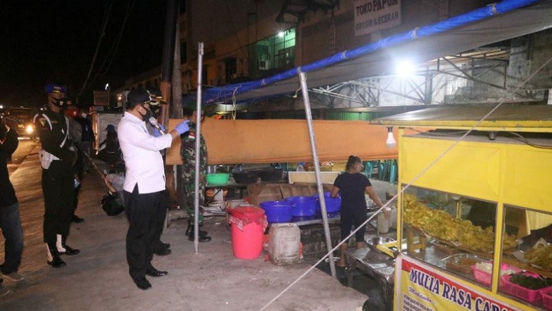 Aktivitas Warga di Jayapura Dibatasi hingga Jam 9 Malam, tapi Banyak yang Membandel