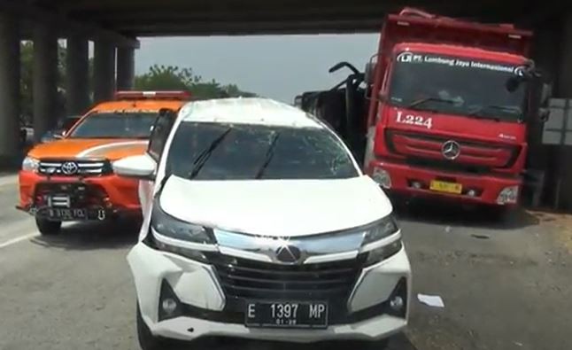 Kronologi Bus Sahabat Terguling di Tol Cipali yang Tewaskan 2 Orang
