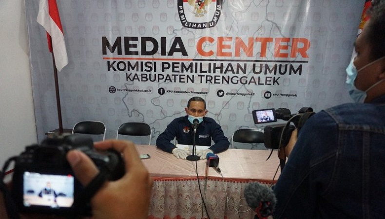 Satu Calon Bupati Trenggalek Positif Covid-19, Tahapan Pilkada Paslon Ditunda