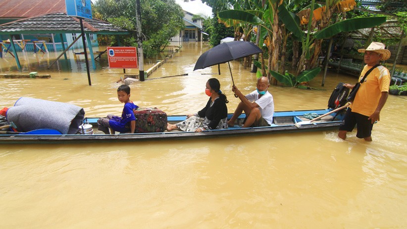 100 Ton Beras Disiapkan untuk Korban Banjir di Kalbar