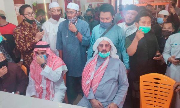 Serahkan Kasus Penusukan ke Polisi, Syekh Ali Jaber Minta Umat Tak Terprovokasi