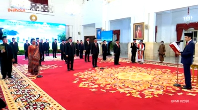 Presiden Jokowi Lantik 20 Dubes di Istana Negara