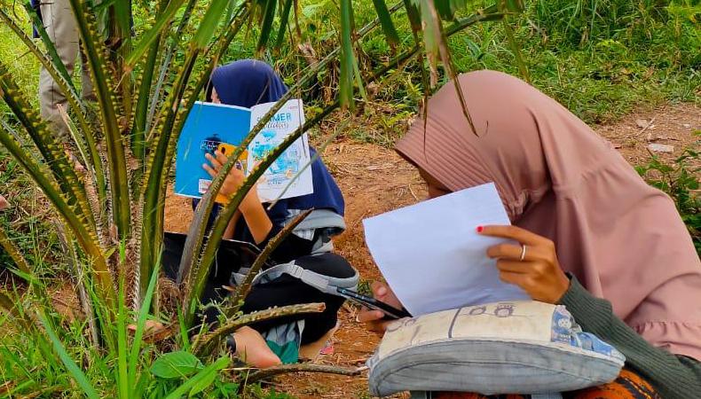Kisah Siswa Nagari Sibakur Sijunjung, Semangat Cari Jaringan meski Jalan Kaki