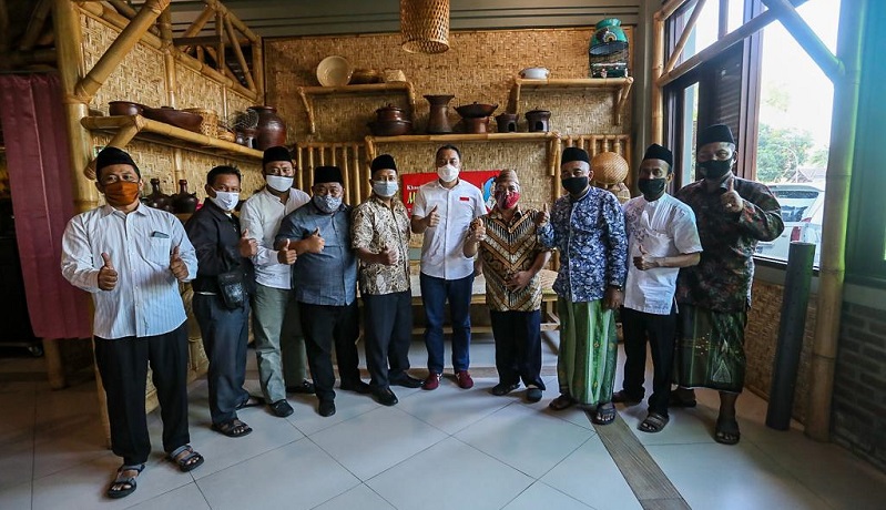 Alumni Ponpes Tebuireng Surabaya Satu Suara Dukung Eri Cahyadi-Armuji