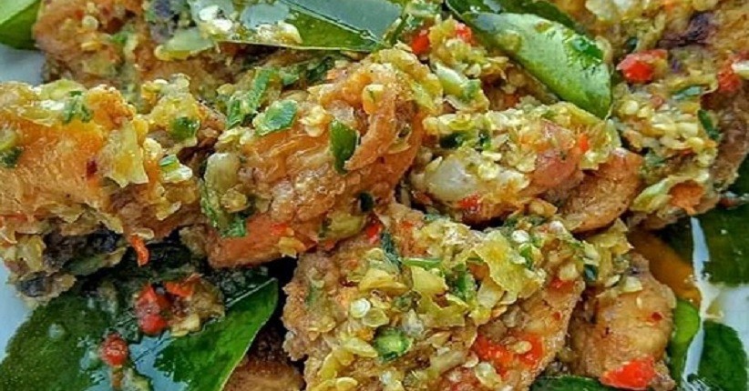Mencicipi Ayam Pedas Daun Jeruk, Aroma Wangi dan Menggugah Selera