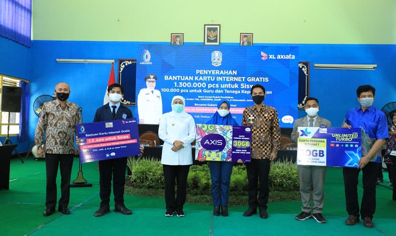 1,3 Siswa di Jatim Dapat Internet Gratis, Khofifah: Jangan Lagi Cari Wifi di Warkop