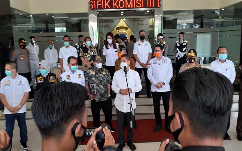Airlangga Pimpin Sherpa Track, Adies Kadir: Peran TNI-Polri Pulihkan Ekonomi Nasional Sangat Vital