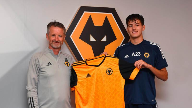 Resmi! Pemain Keturunan Indonesia Dikontrak Wolverhampton