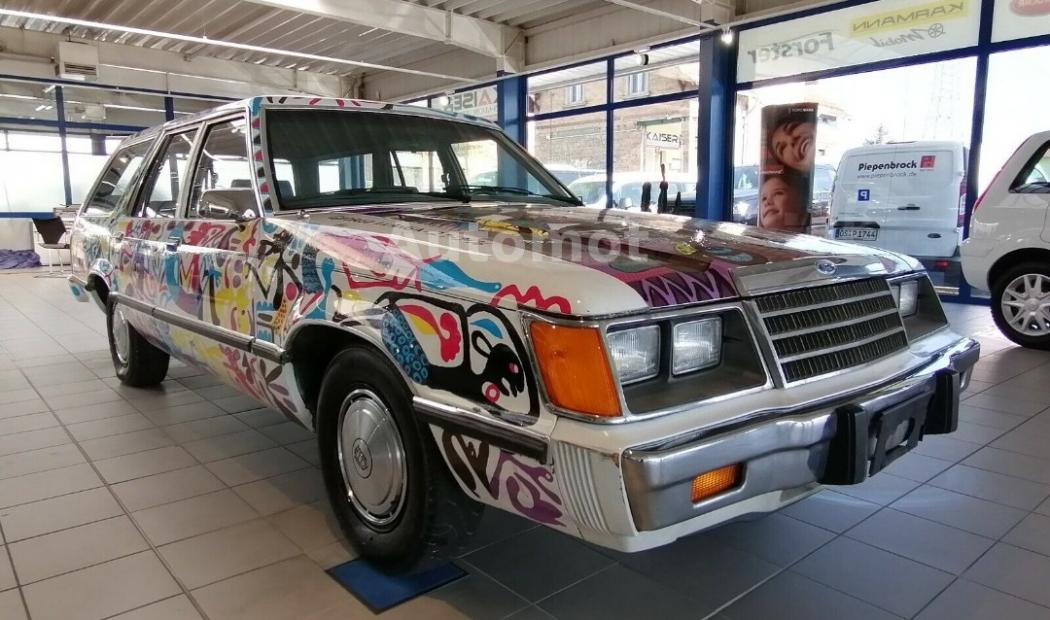 Dilumuri Lukisan Abstrak, Mobil Tua Ini Dijual Seharga Rp35 Miliar