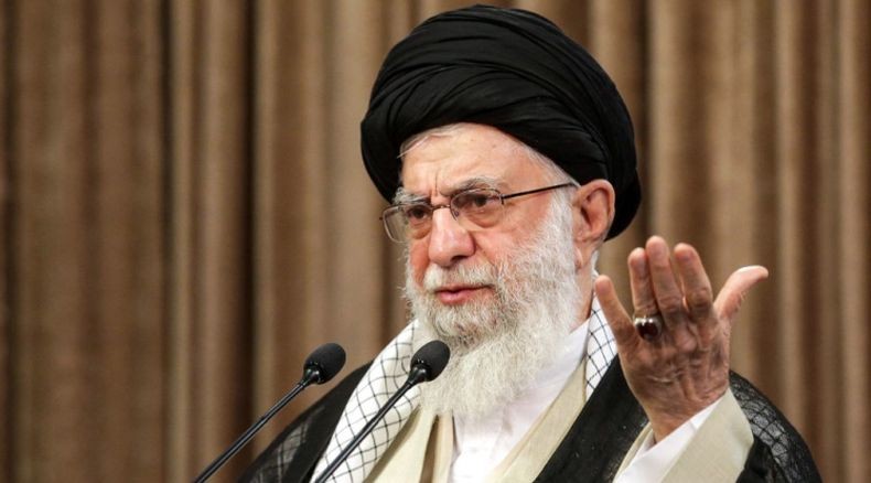 Pemimpin Iran Ali Khamenei Haramkan Impor Vaksin dari AS dan Inggris, Kenapa?