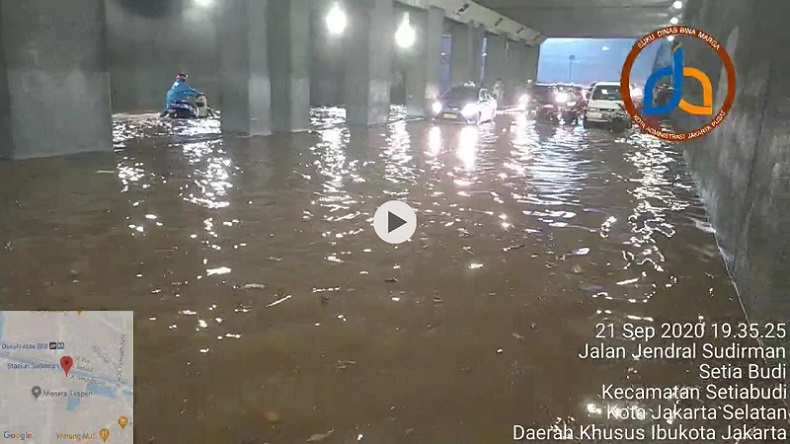 Banjir Parah, Underpass Dukuh Atas Tak Bisa Dilewati