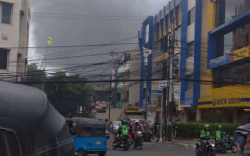 Kebakaran Landa Permukiman Padat di Taman Sari, Pemadaman Masih Berlangsung