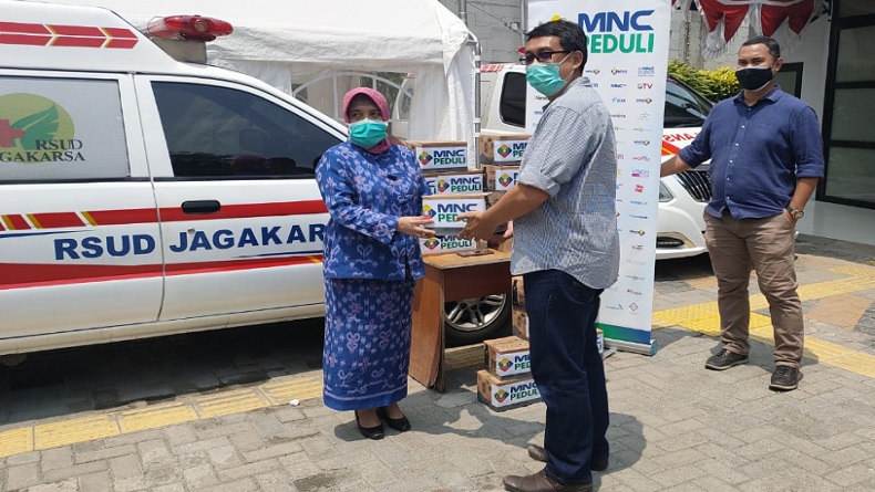 MNC Peduli Salurkan Minuman dan Makanan Ringan kepada Sejumlah RSUD di Jakarta Selatan