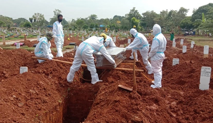 Pemkot Bekasi: 25 Penggali Kubur Covid-19 Dapat Insentif Rp7,5 Juta 3 Bulan