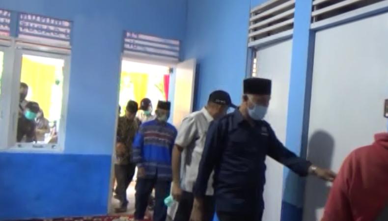 Bantu Warga Kurang Mampu, Perumda Air Minum Kota Padang Bedah Rumah Tidak Layak Huni