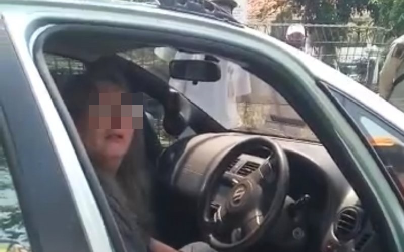 Tak Pakai Masker, Pengendara Mobil Tabrak Petugas Pos PSBB di Cakung