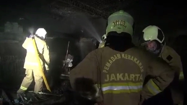 Kebakaran Pabrik Mesin Bubut di Cengkareng, 15 Mobil Damkar Dikerahkan