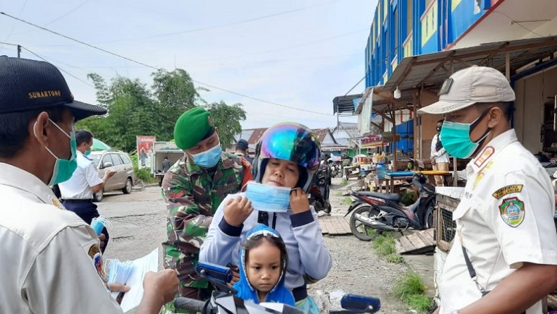 Pemkab Landak dan TNI-Polri Turun ke Jalan Razia Protokol Kesehatan