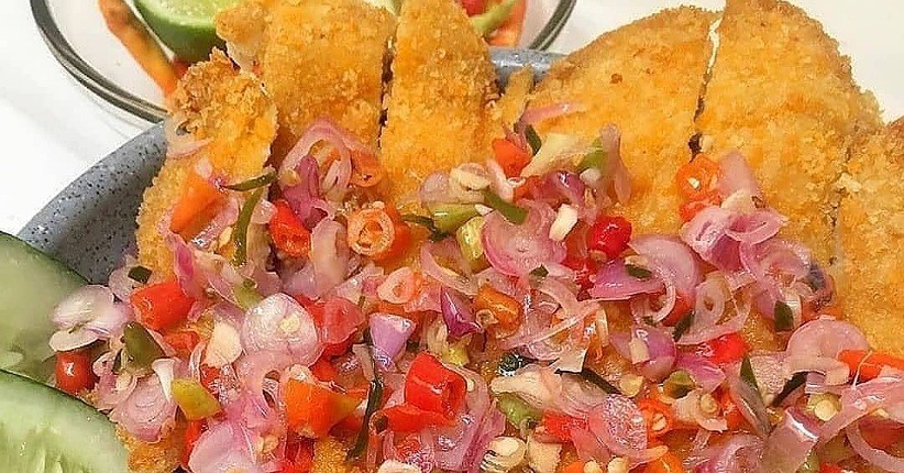 Cara Membuat Chicken Katsu Sambal Matah, Tekstur Renyah dan Enak