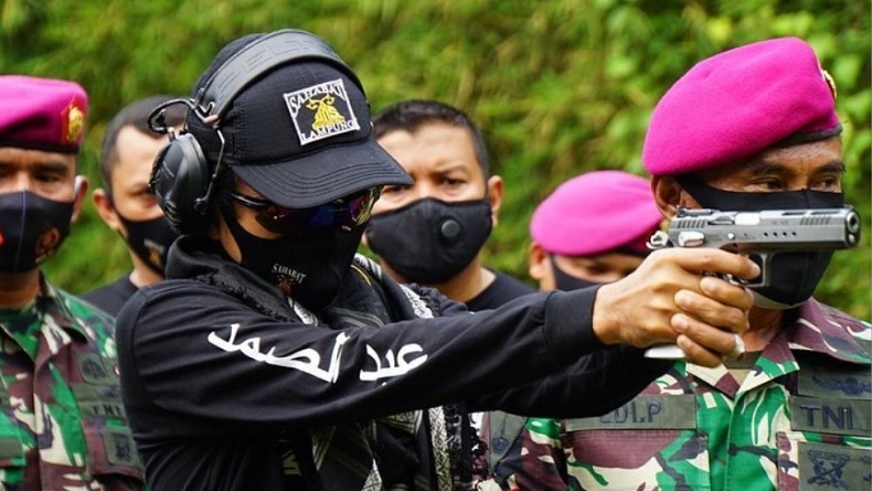 Ustaz Abdul Somad Datangi Markas Marinir Langsung Tembakkan Senjata, Ada Apa?