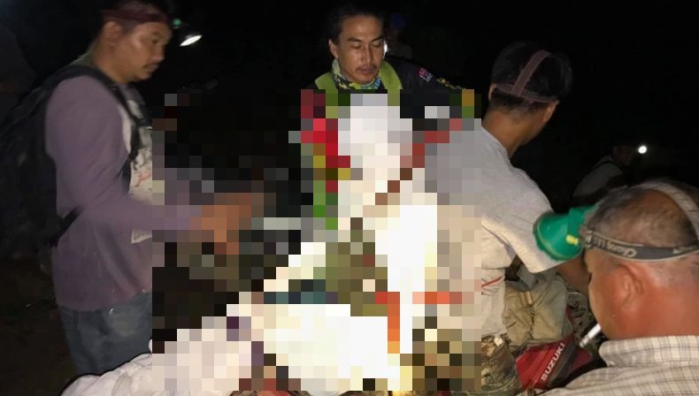 Viral, Jenazah Perempuan Dibawa Pakai Sepeda Motor
