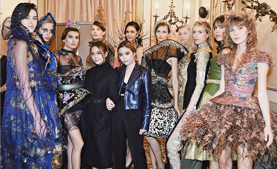 Meriahkan Milan Fashion Week 2020/2021, Maquin Couture Pamerkan Koleksi Batik Bertema Pilgrimage