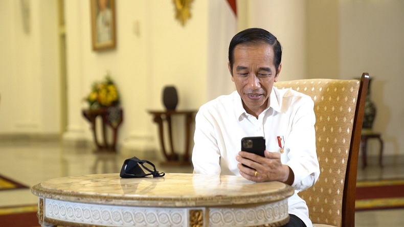 Jokowi Berbincang dengan Dokter Paru Penyintas Covid-19