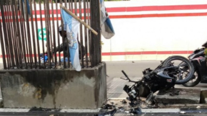 Pengendara Motor Tewas Tabrak Tiang Monorel di Jalan Rasuna Said