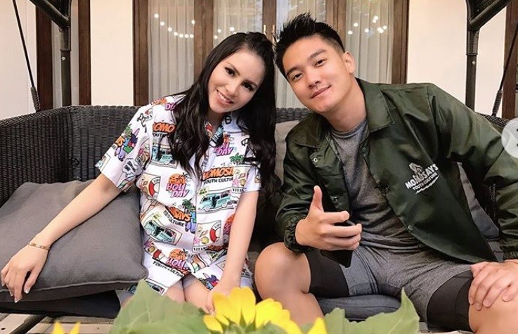 Dibandingkan Regina Poetiray, Siapa yang Nyanyi Lebih Merdu? Momo Eks Geisha: Suka Suara Aku