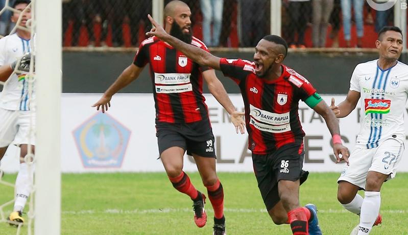 Ganjar Ingin Bangun Sekolah Sepak Bola, Ini 3 Pesepak Bola Sukses Asal Papua