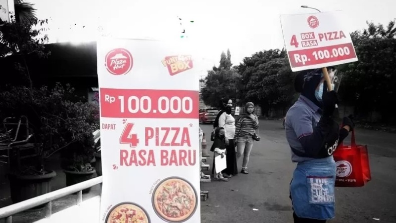 Pekerja Jualan di Pinggir Jalan, Ini Kata Manajemen Pizza Hut
