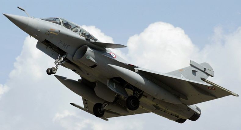 Suara Dentuman di Paris dari Sonic Boom Jet Rafale yang Bantu Pesawat Hilang Kontak