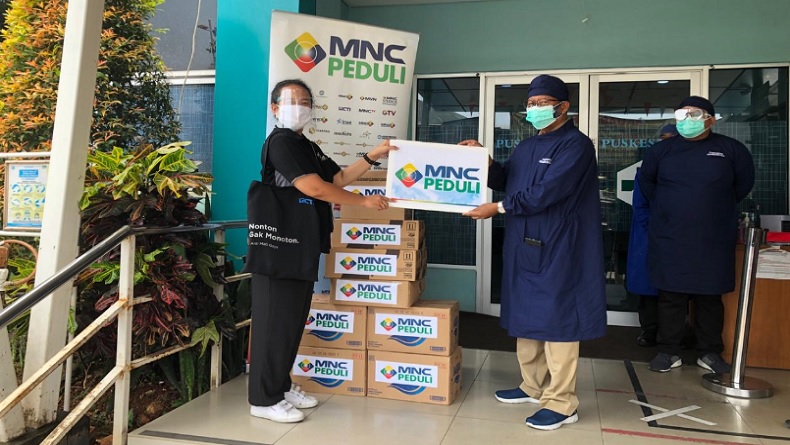 MNC Peduli Salurkan Makanan-Minuman Ringan kepada Puskesmas Kembangan dan Kalideres