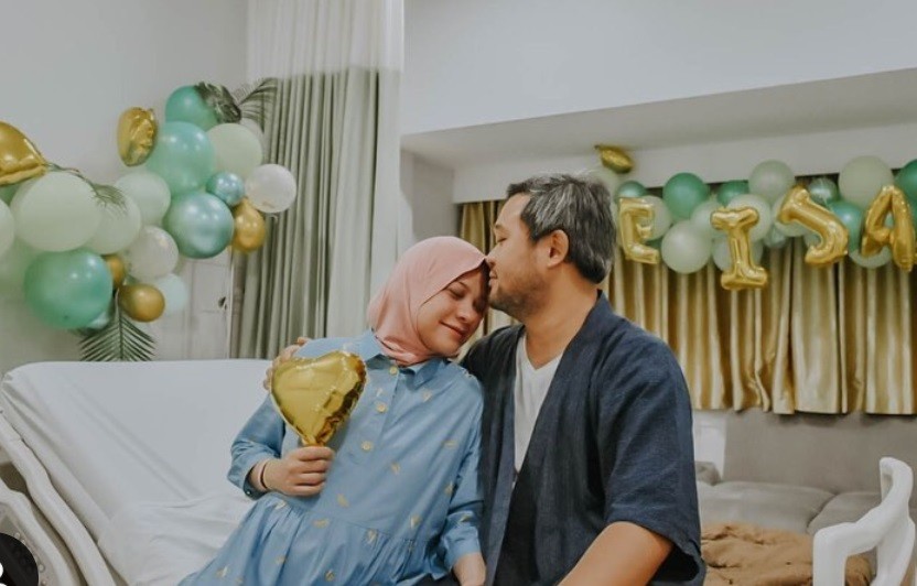 5 Artis yang Hamil di Usia 40 Tahun atau Lebih, Nomor 4 Alami Keguguran